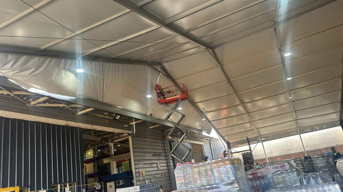 Interior de cubierta metálica terminada — DG Ingeniería